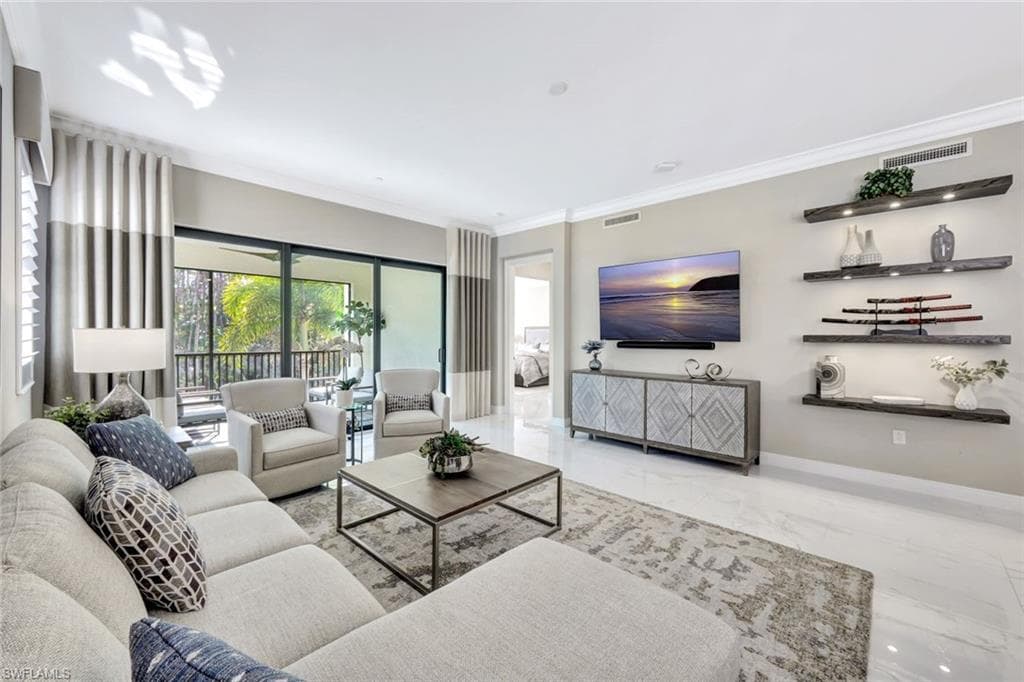 16374 Viansa Way 5-101, Naples, FL 34110-9