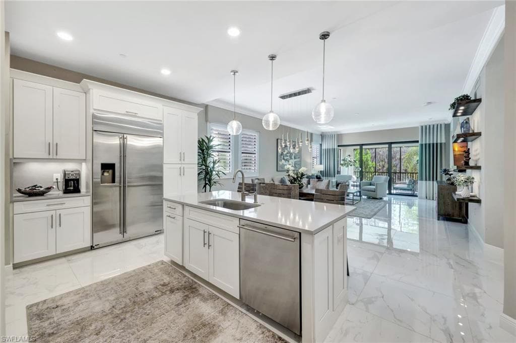 16374 Viansa Way 5-101, Naples, FL 34110-11