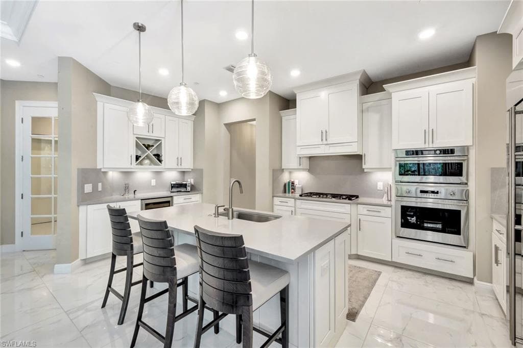 16374 Viansa Way 5-101, Naples, FL 34110-13