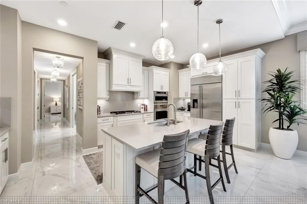 16374 Viansa Way 5-101, Naples, FL 34110-14