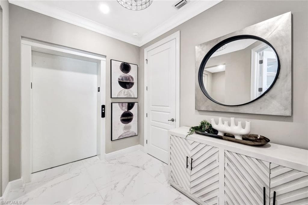 16374 Viansa Way 5-101, Naples, FL 34110-5