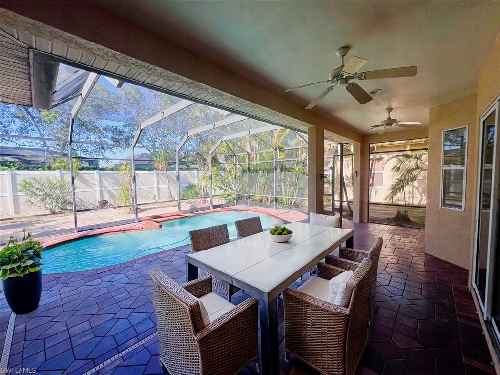 10915 Fieldfair Dr, Naples, FL 34119-9