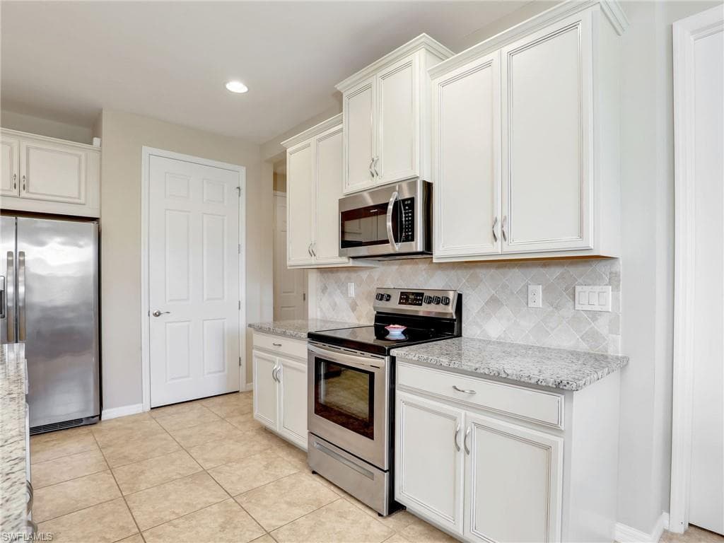 2025 19th Pl, Cape Coral, FL 33991-13