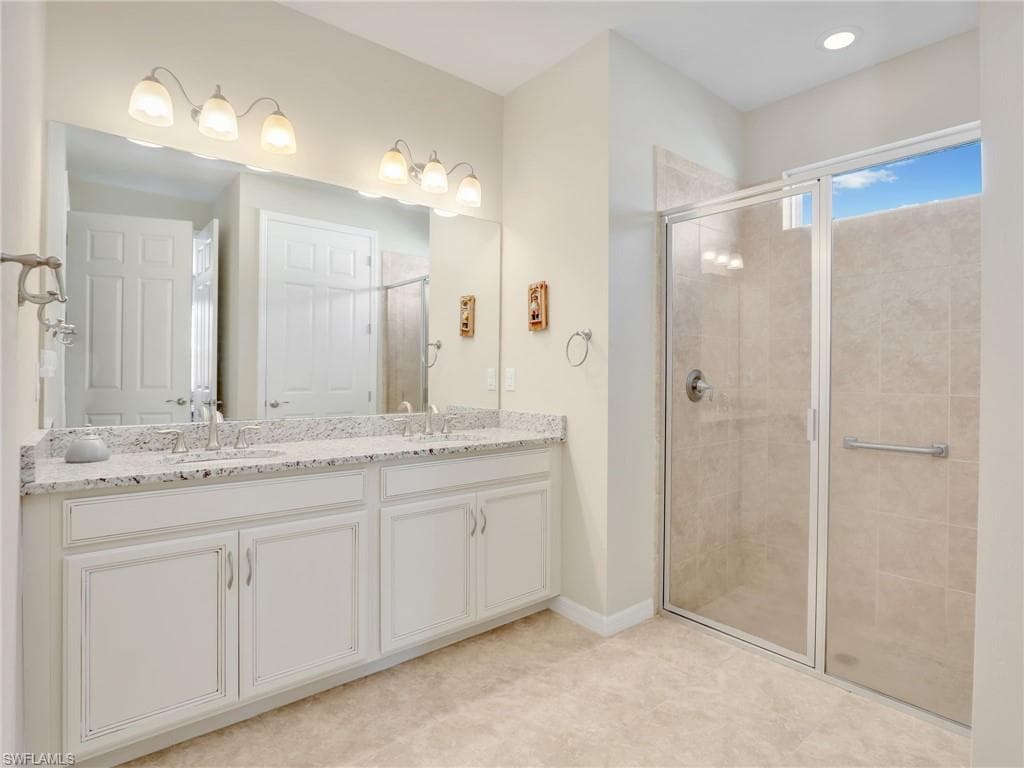 2025 19th Pl, Cape Coral, FL 33991-24