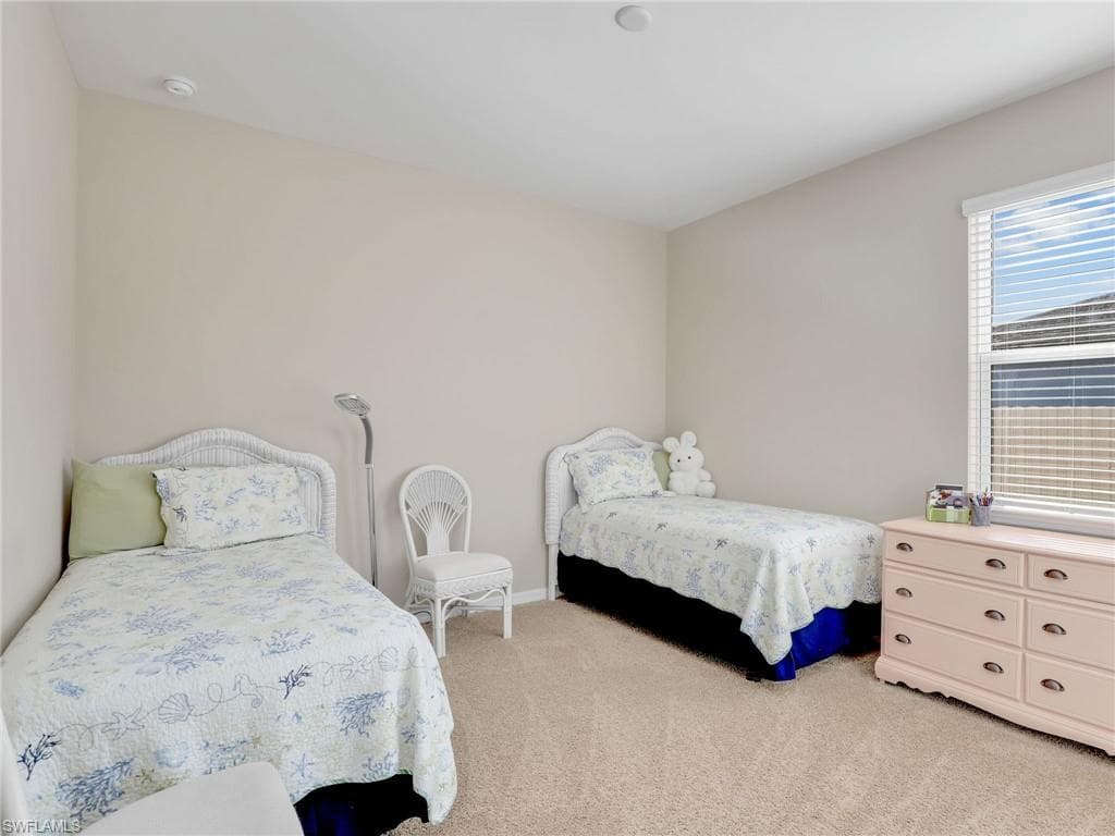 2025 19th Pl, Cape Coral, FL 33991-25