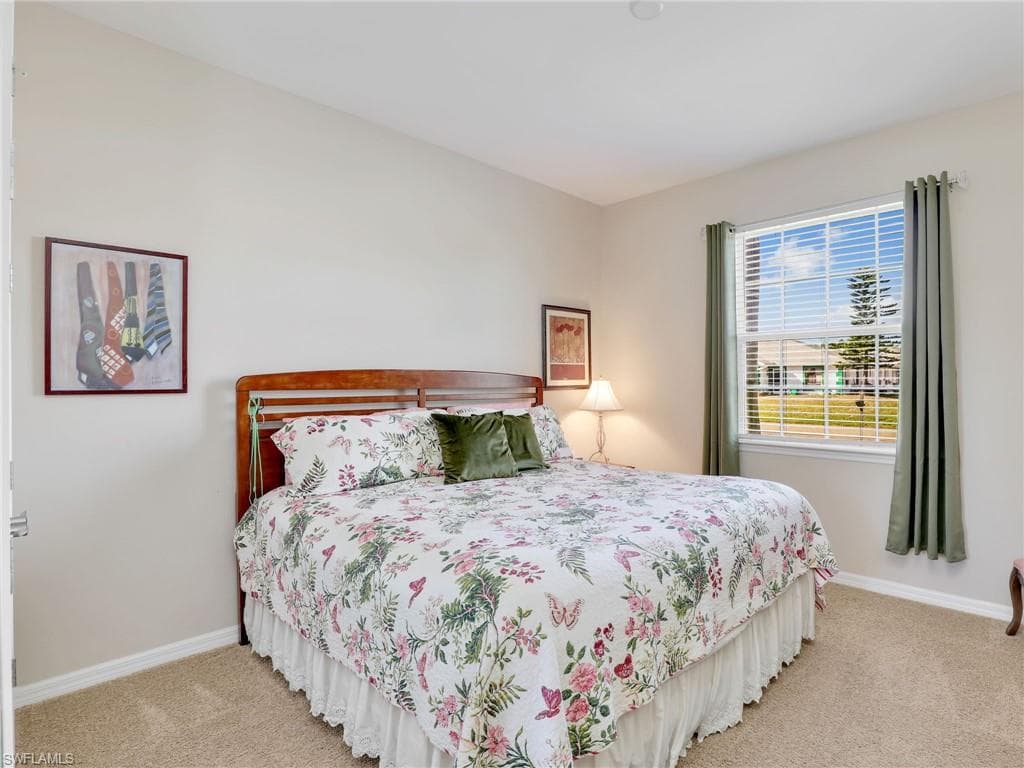2025 19th Pl, Cape Coral, FL 33991-28