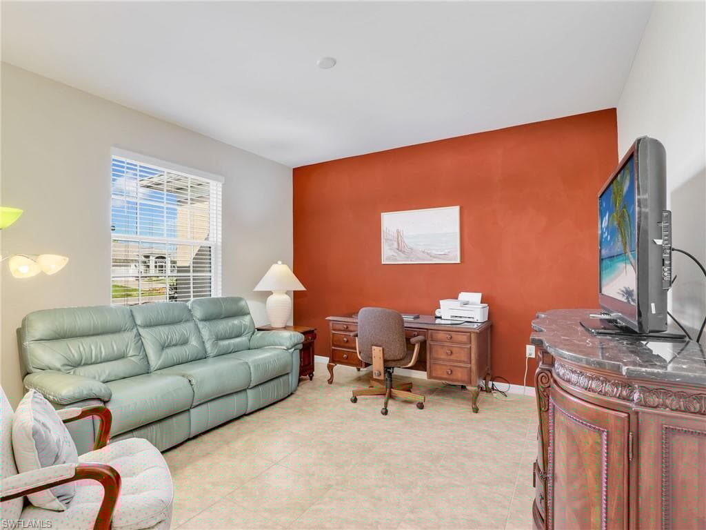 2025 19th Pl, Cape Coral, FL 33991-30