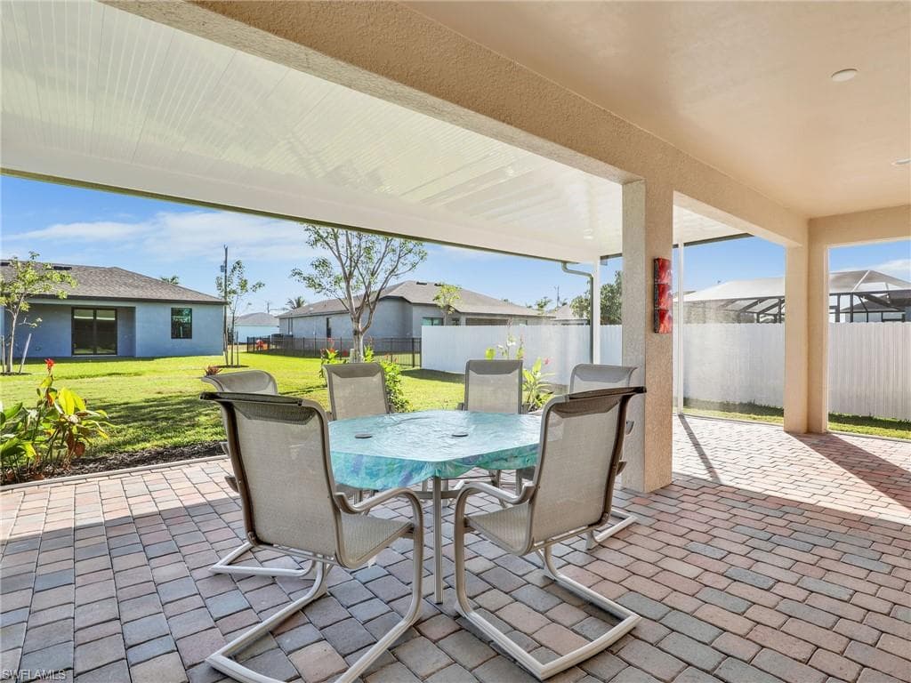 2025 19th Pl, Cape Coral, FL 33991-33