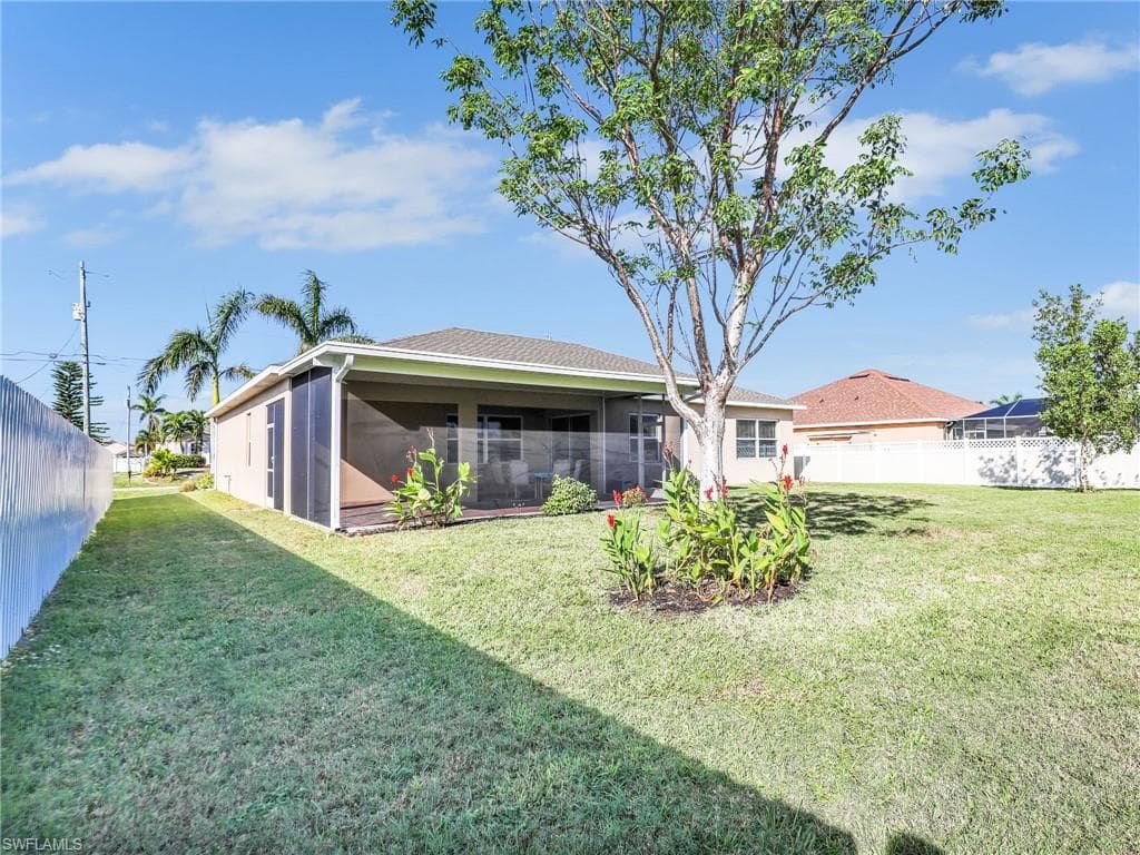 2025 19th Pl, Cape Coral, FL 33991-38
