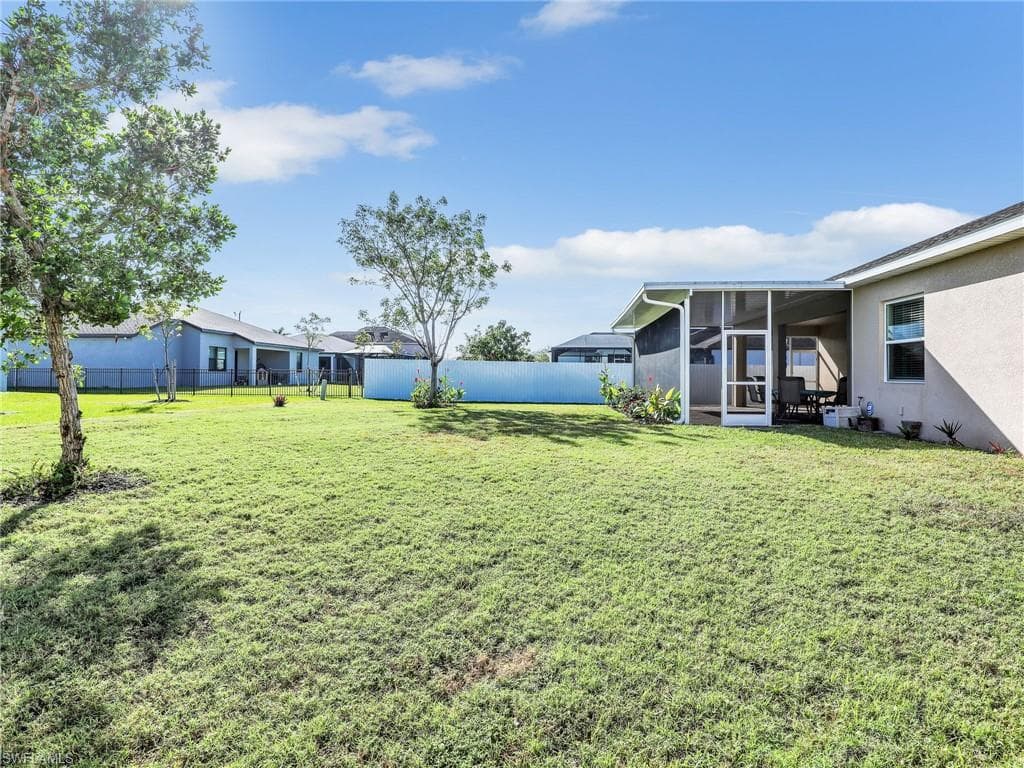 2025 19th Pl, Cape Coral, FL 33991-39