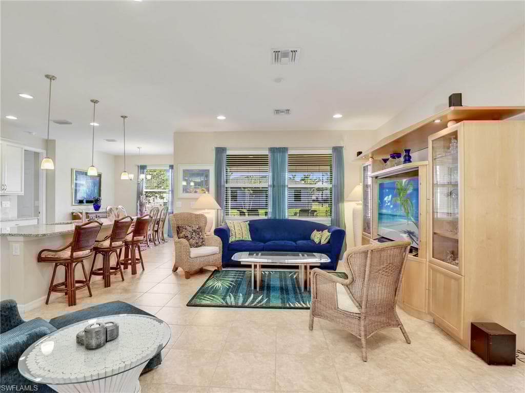 2025 19th Pl, Cape Coral, FL 33991-6