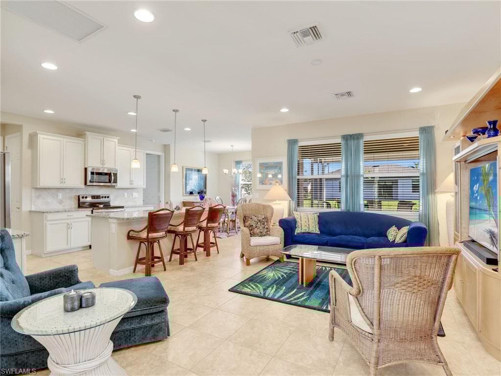 2025 19th Pl, Cape Coral, FL 33991-7