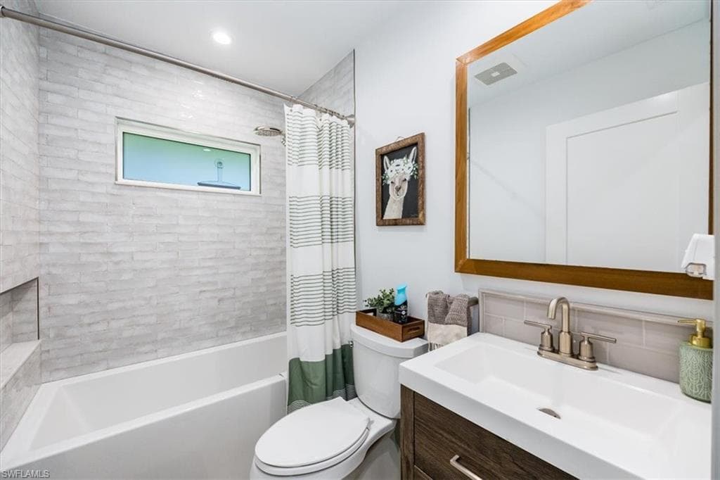 512 Raven Way, Naples, FL 34110-15