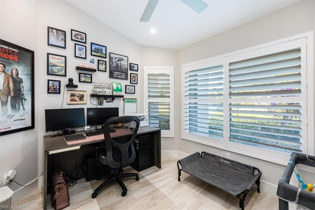 512 Raven Way, Naples, FL 34110-17