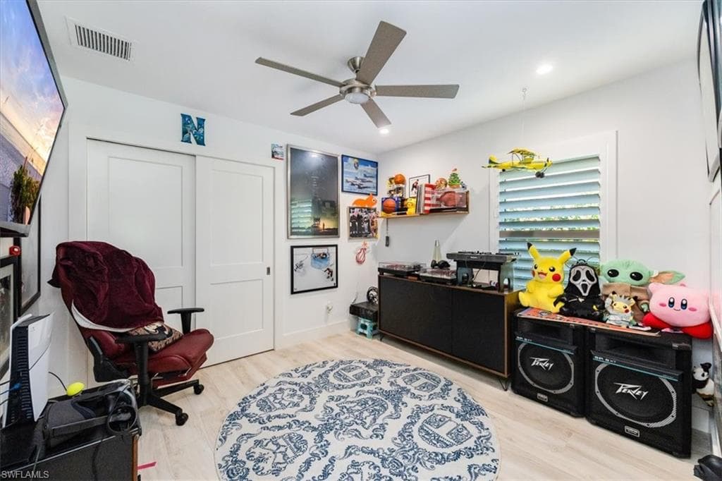 512 Raven Way, Naples, FL 34110-18
