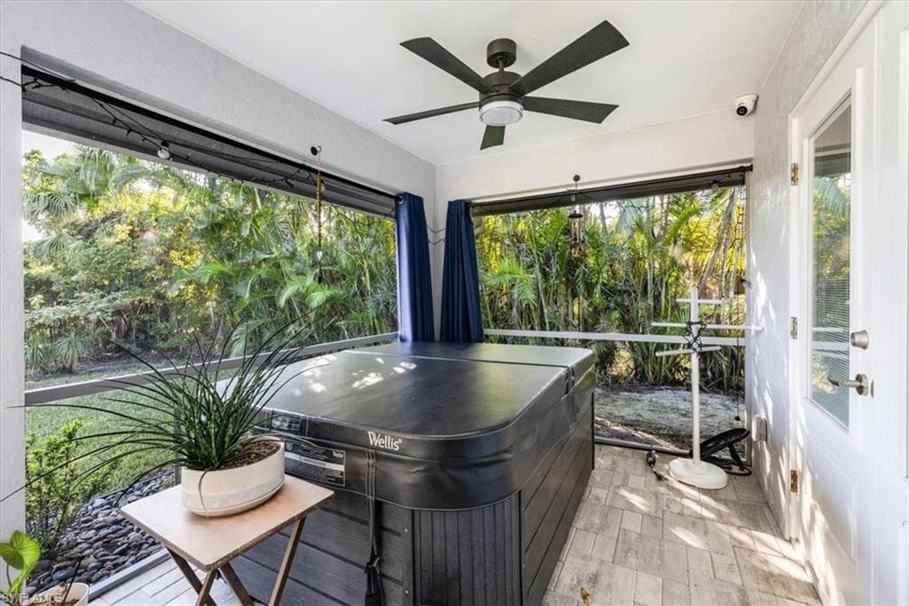 512 Raven Way, Naples, FL 34110-20