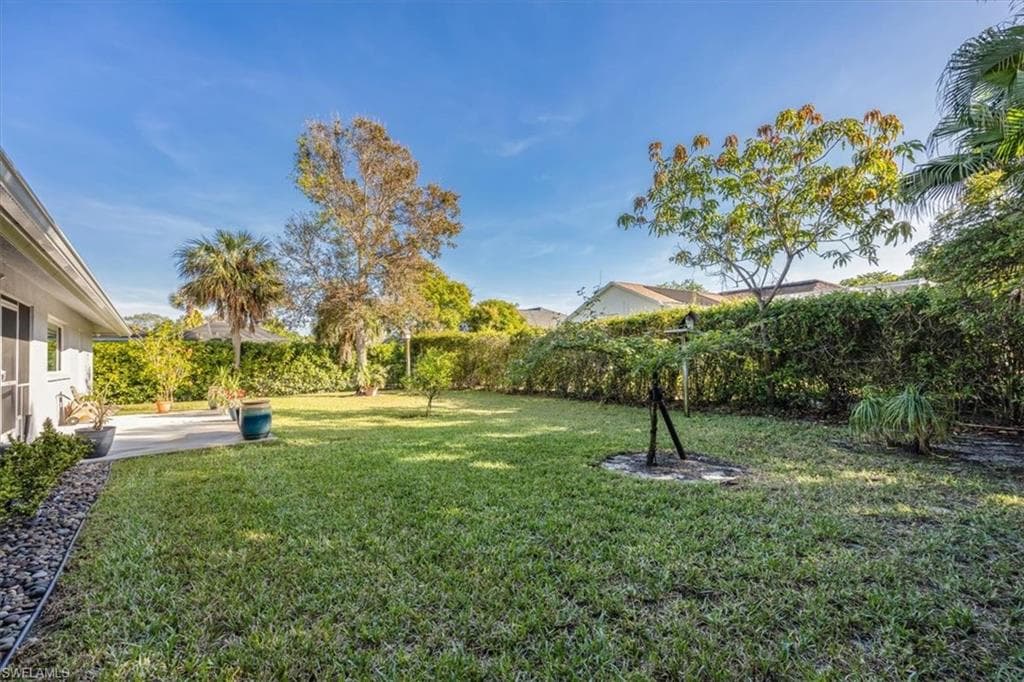 512 Raven Way, Naples, FL 34110-23