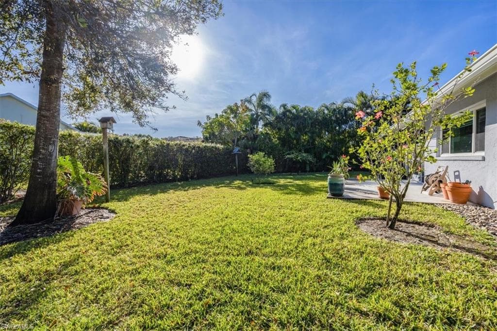 512 Raven Way, Naples, FL 34110-24