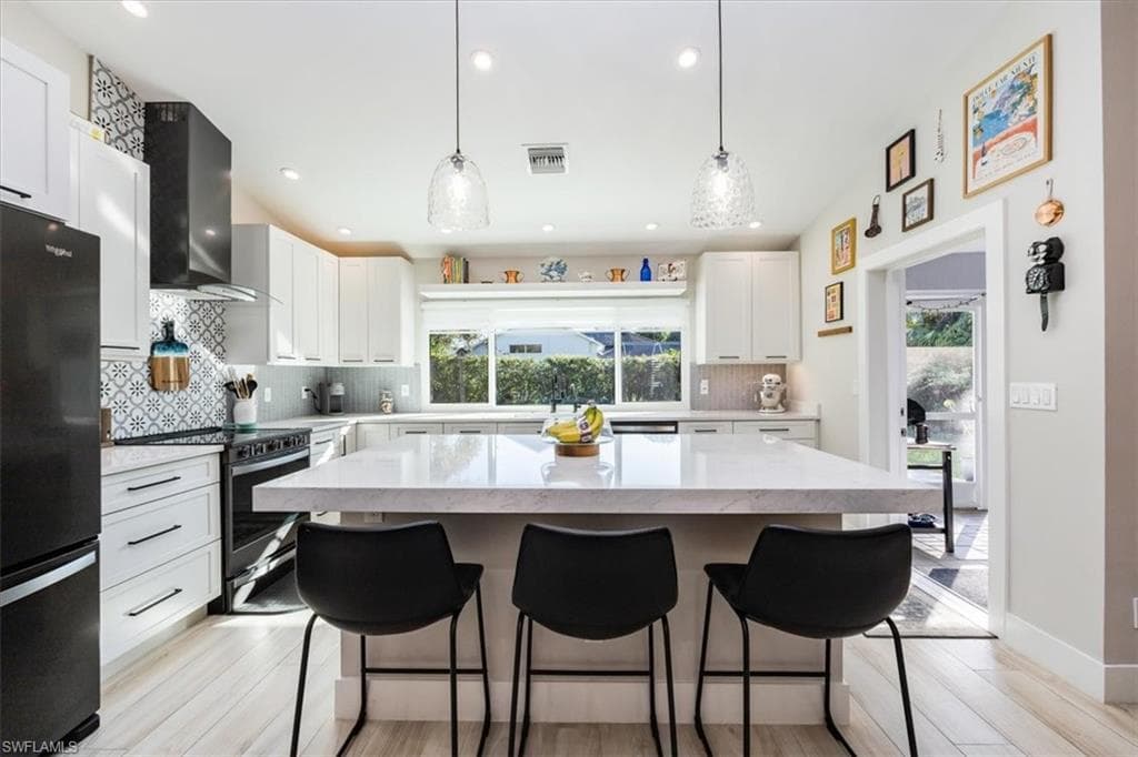 512 Raven Way, Naples, FL 34110-4