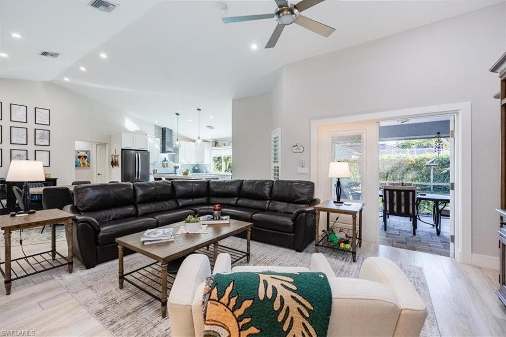 512 Raven Way, Naples, FL 34110-6