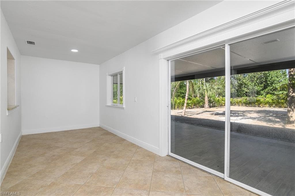 6147 English Oaks Ln, Naples, FL 34119-23