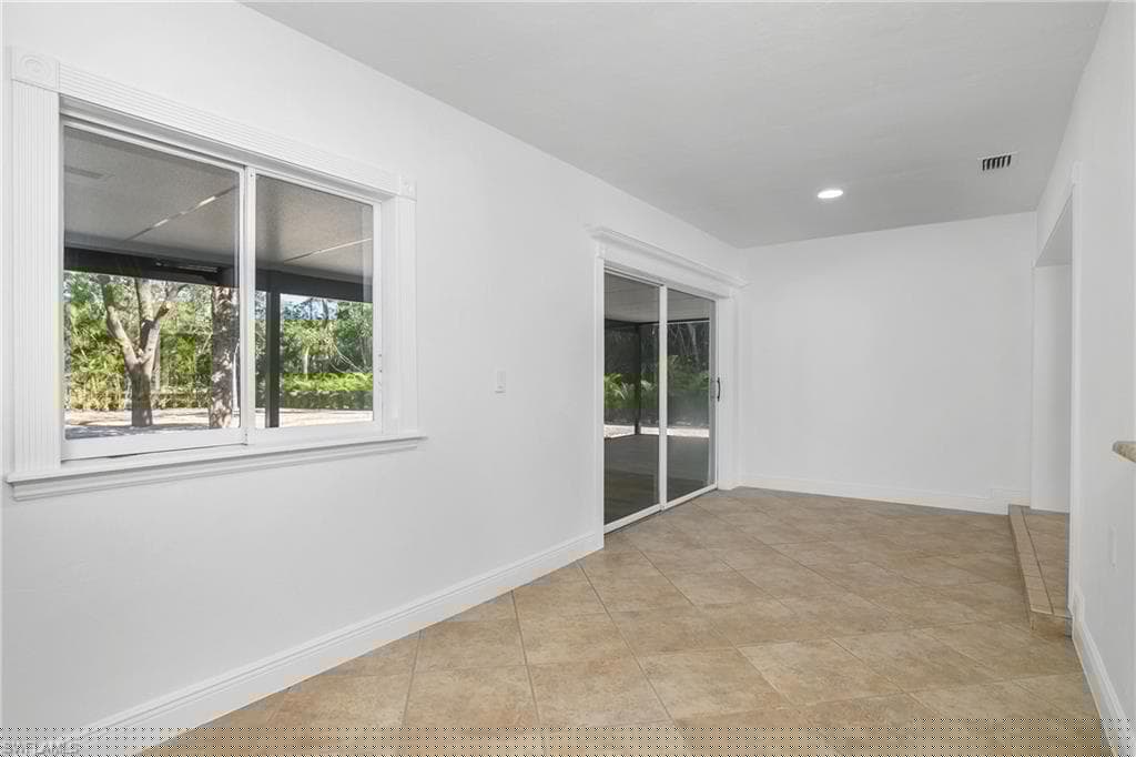 6147 English Oaks Ln, Naples, FL 34119-24