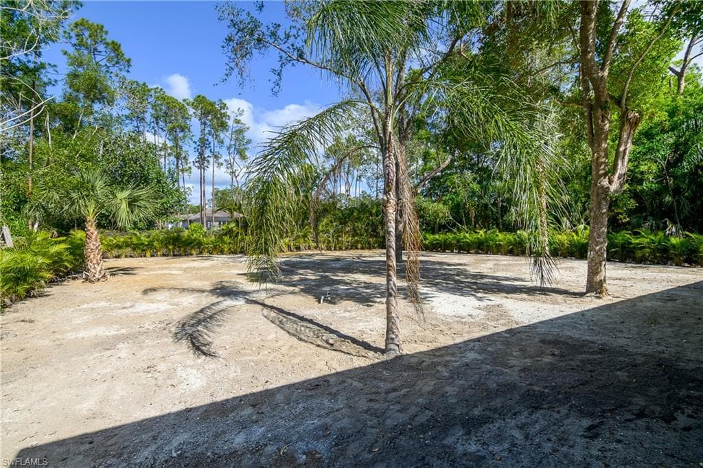 6147 English Oaks Ln, Naples, FL 34119-34