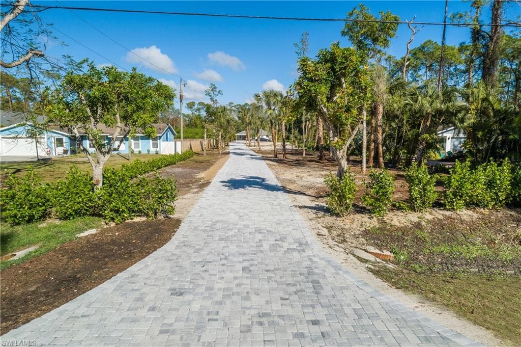 6147 English Oaks Ln, Naples, FL 34119-37