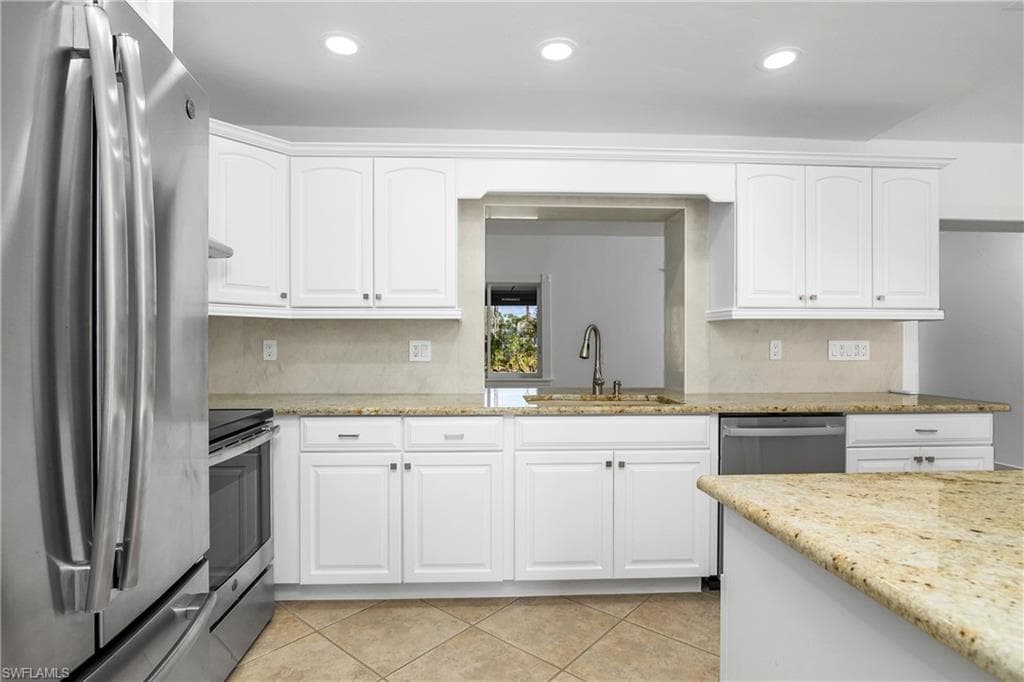 6147 English Oaks Ln, Naples, FL 34119-7