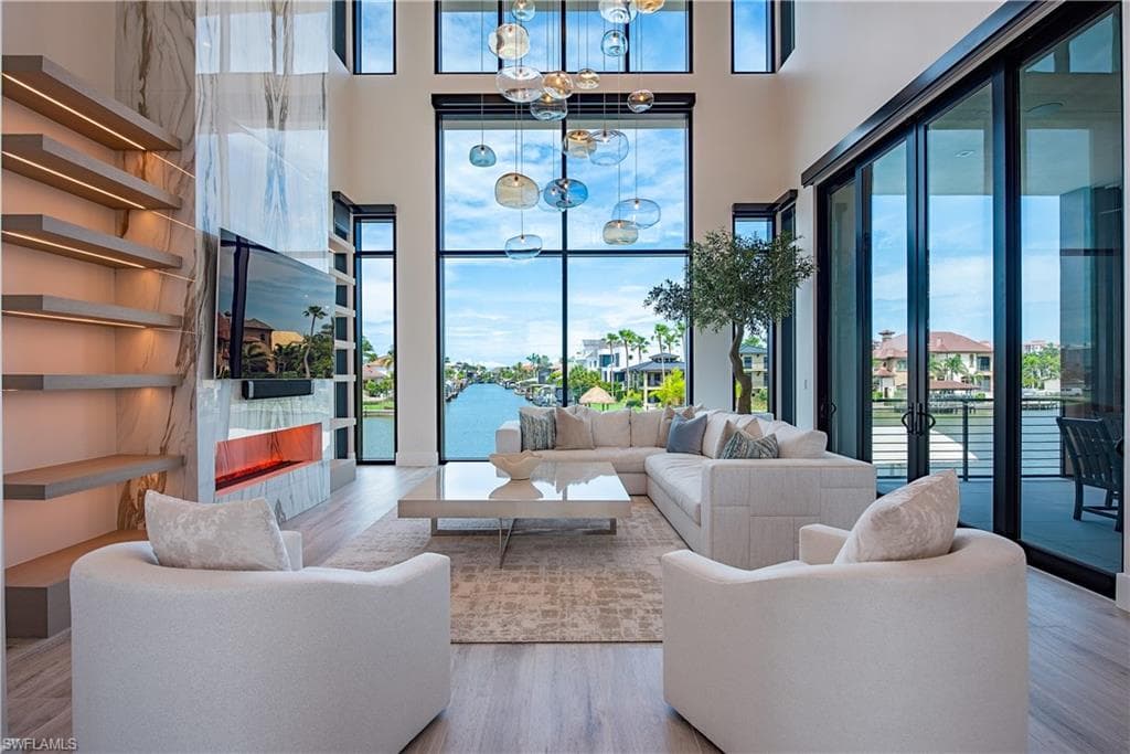 348 Seagull Ave, Naples, FL 34108-21