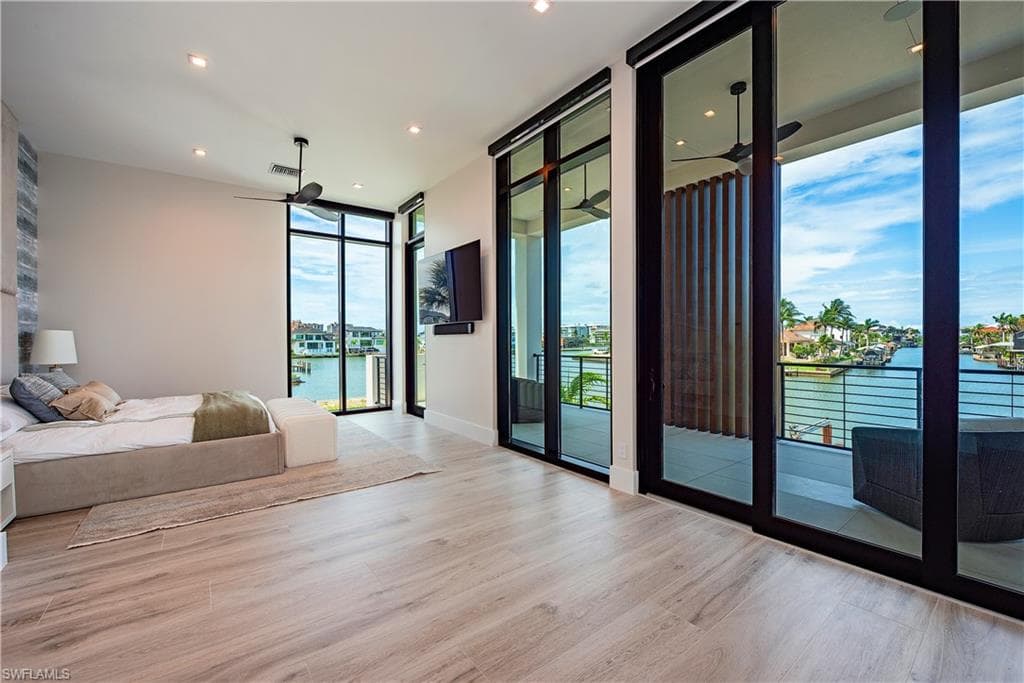348 Seagull Ave, Naples, FL 34108-25