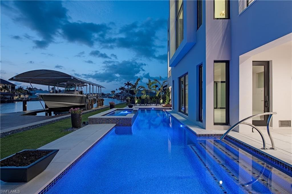 348 Seagull Ave, Naples, FL 34108-3