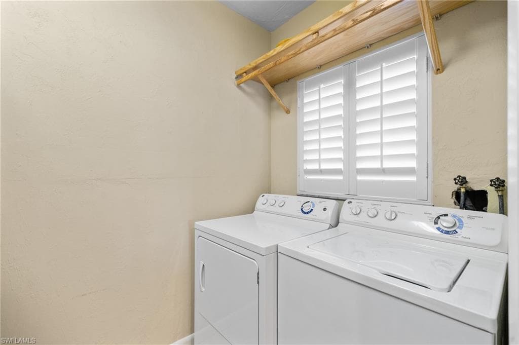 1400 Blue Point Ave 202, Naples, FL 34102-11