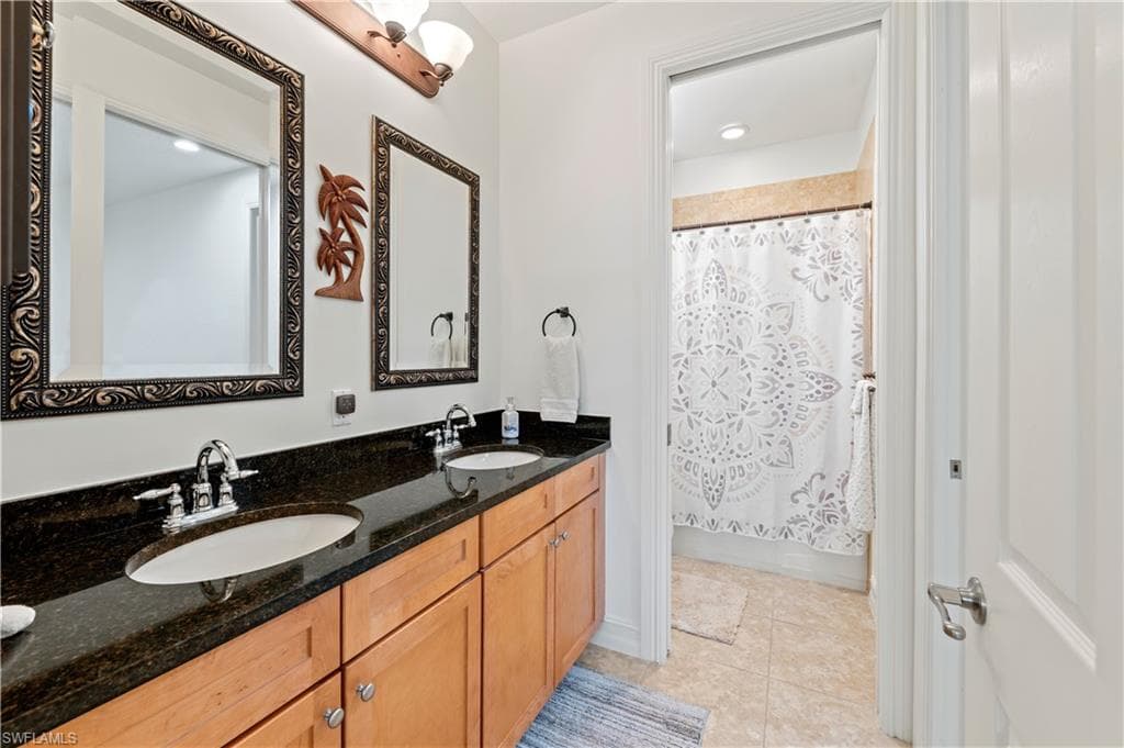 9085 Chula Vista St 10604, Naples, FL 34113-27