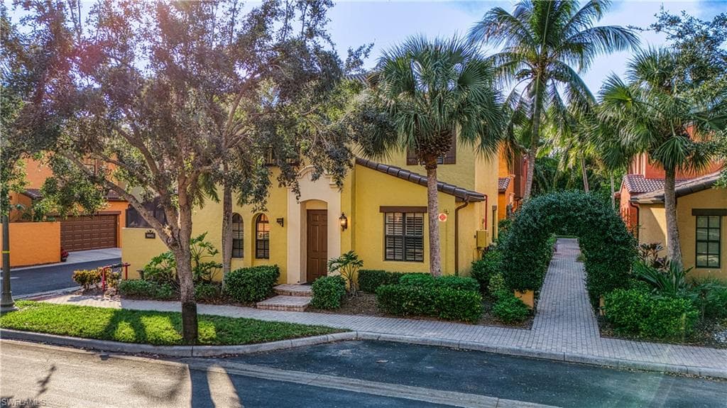 9085 Chula Vista St 10604, Naples, FL 34113-2