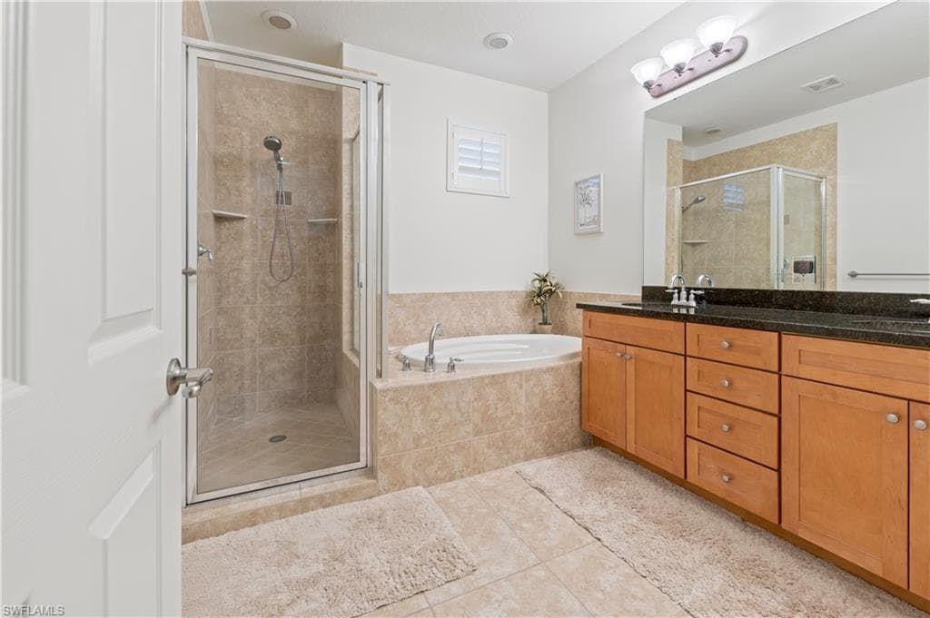 9085 Chula Vista St 10604, Naples, FL 34113-34