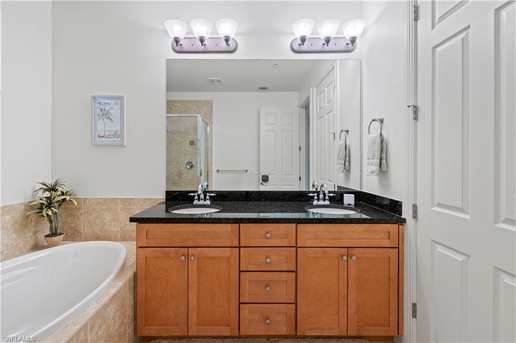 9085 Chula Vista St 10604, Naples, FL 34113-36