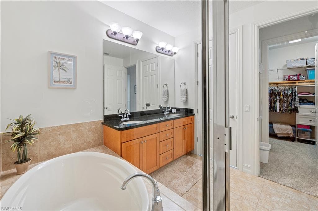 9085 Chula Vista St 10604, Naples, FL 34113-37