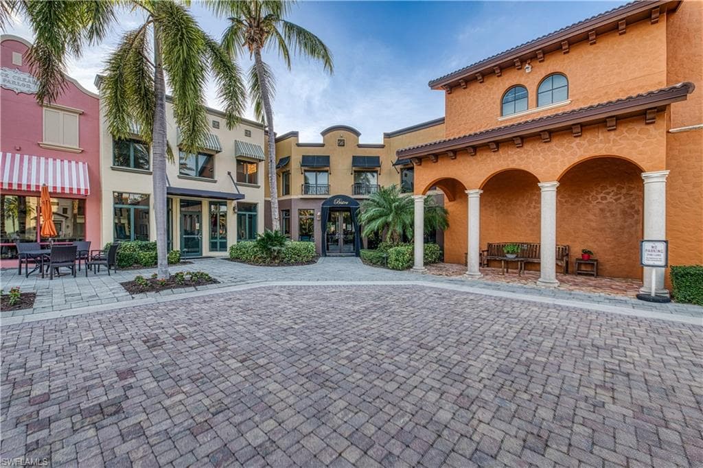 9085 Chula Vista St 10604, Naples, FL 34113-48