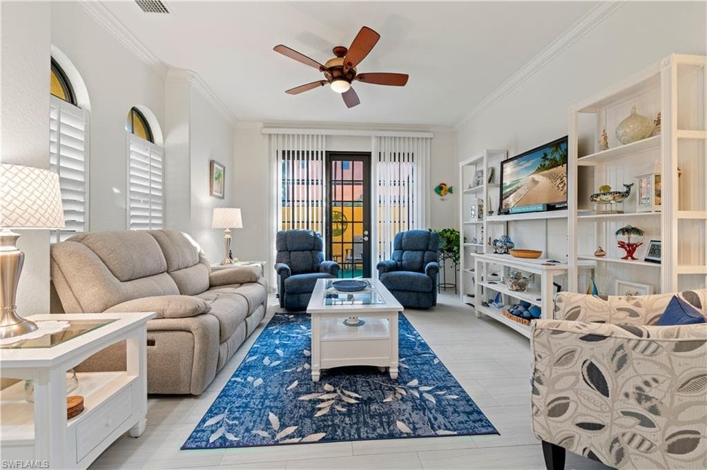 9085 Chula Vista St 10604, Naples, FL 34113-5