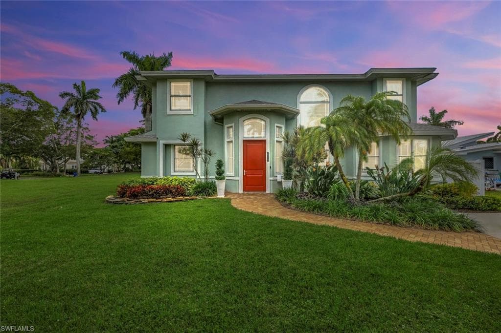 478 1st Ave S, Naples, FL 34102-4