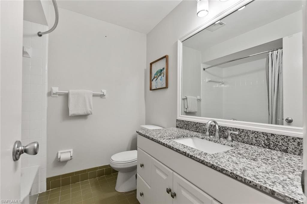 136 Harrison Rd 1, Naples, FL 34112-15