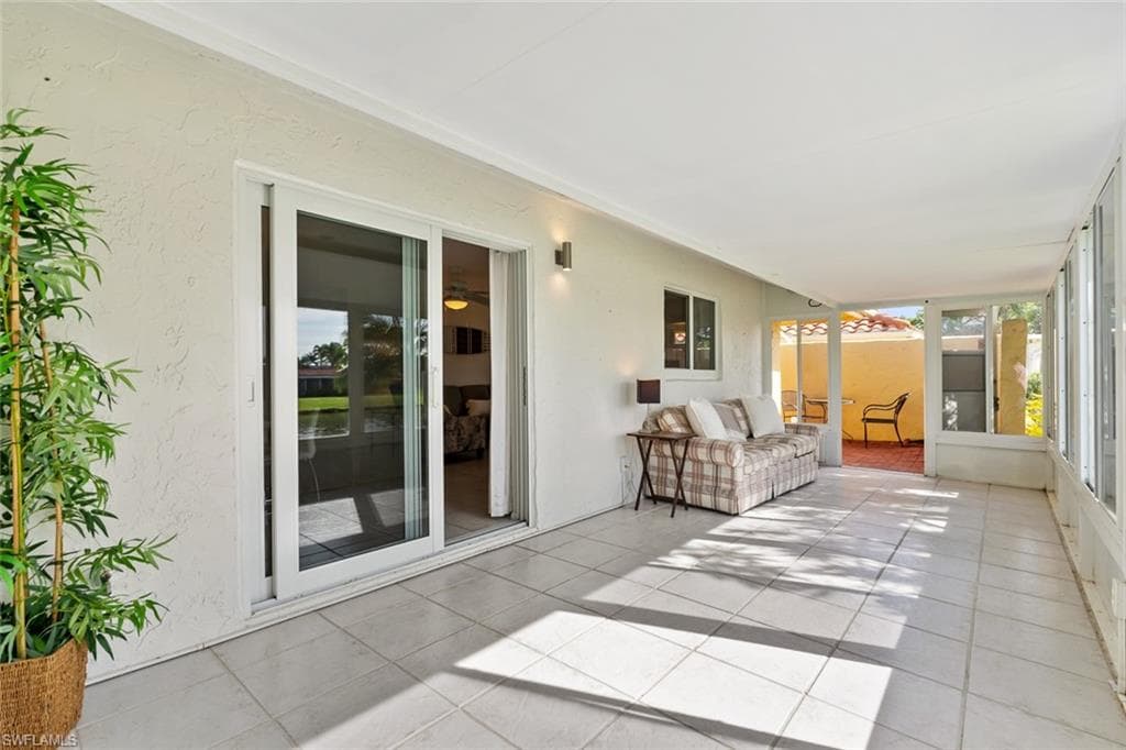 136 Harrison Rd 1, Naples, FL 34112-2
