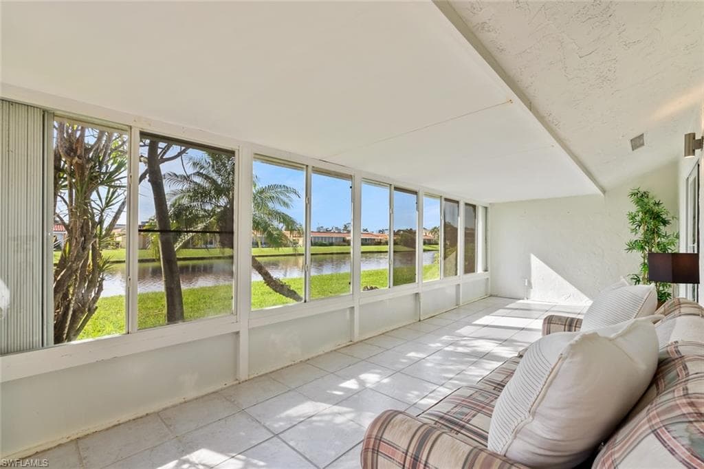 136 Harrison Rd 1, Naples, FL 34112-4
