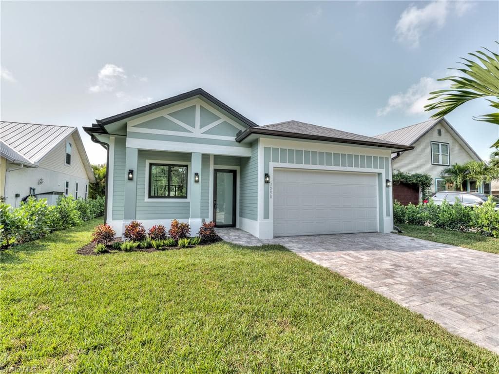19871 Adams Rd, Fort Myers, FL 33908-1