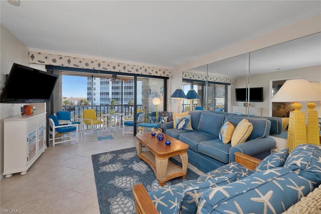 271 Southbay Dr 257, Naples, FL 34108-5