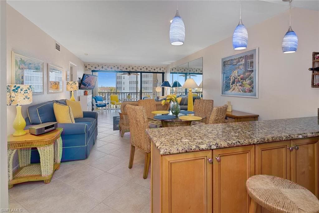 271 Southbay Dr 257, Naples, FL 34108-8