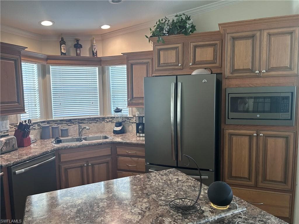 21 Chateau Way, Naples, FL 34112-8