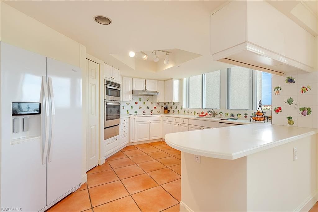 6849 Grenadier Blvd 701, Naples, FL 34108-6