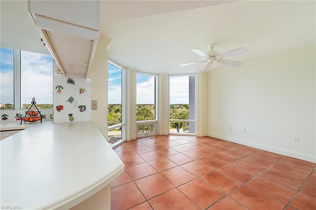 6849 Grenadier Blvd 701, Naples, FL 34108-7
